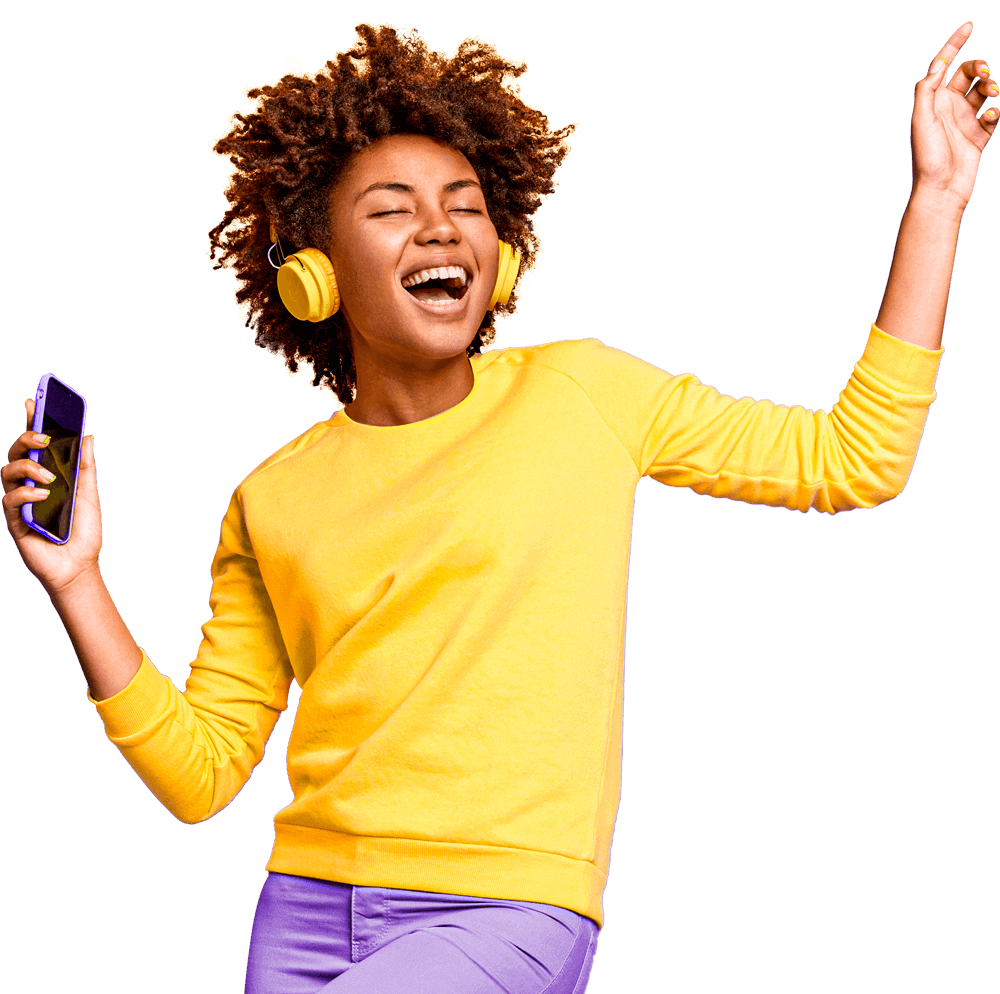 Mujer bailando con audifonos